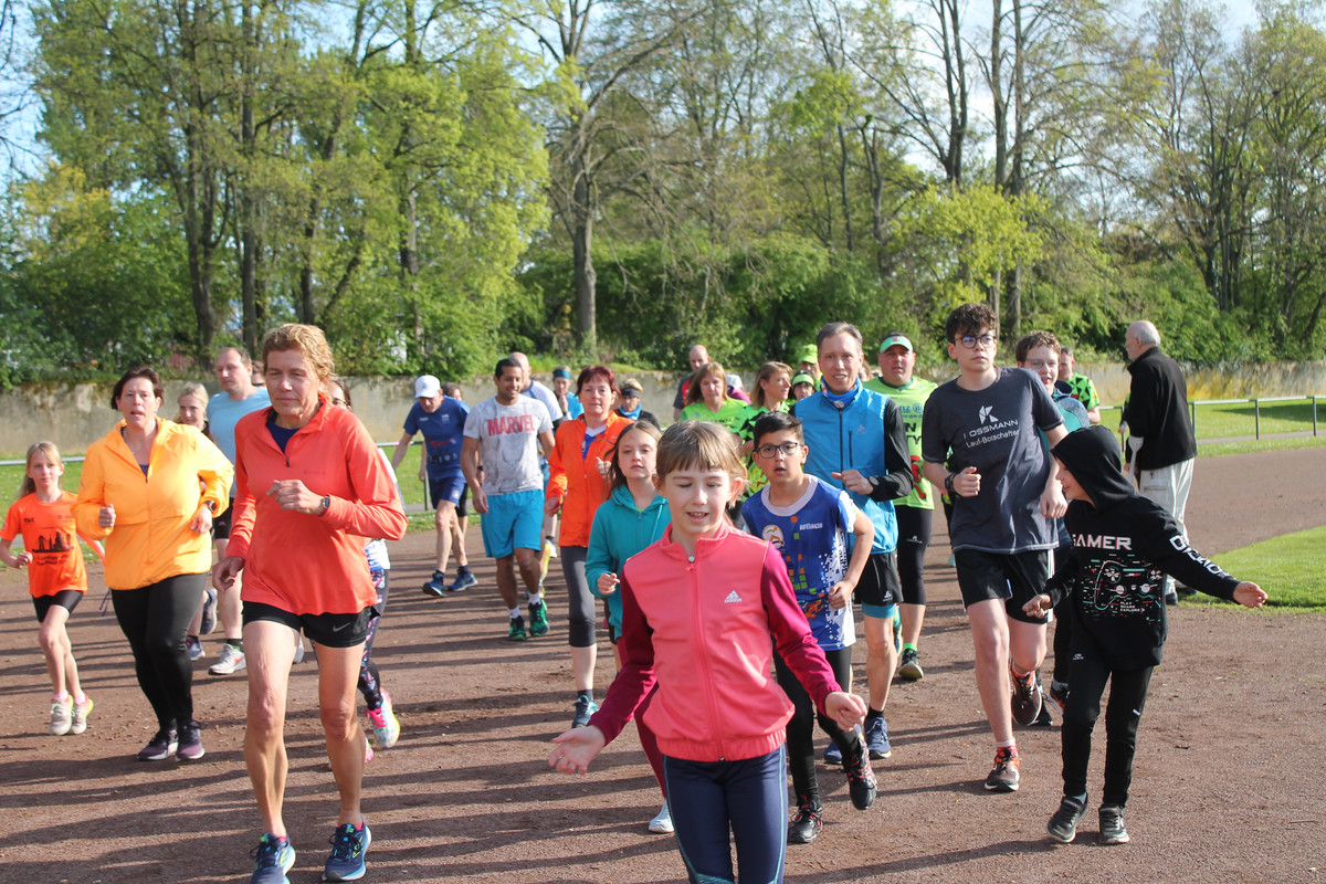 RUN UP Eröffnung der Lauf und Walkingsaison 2024 im Sportpark am
